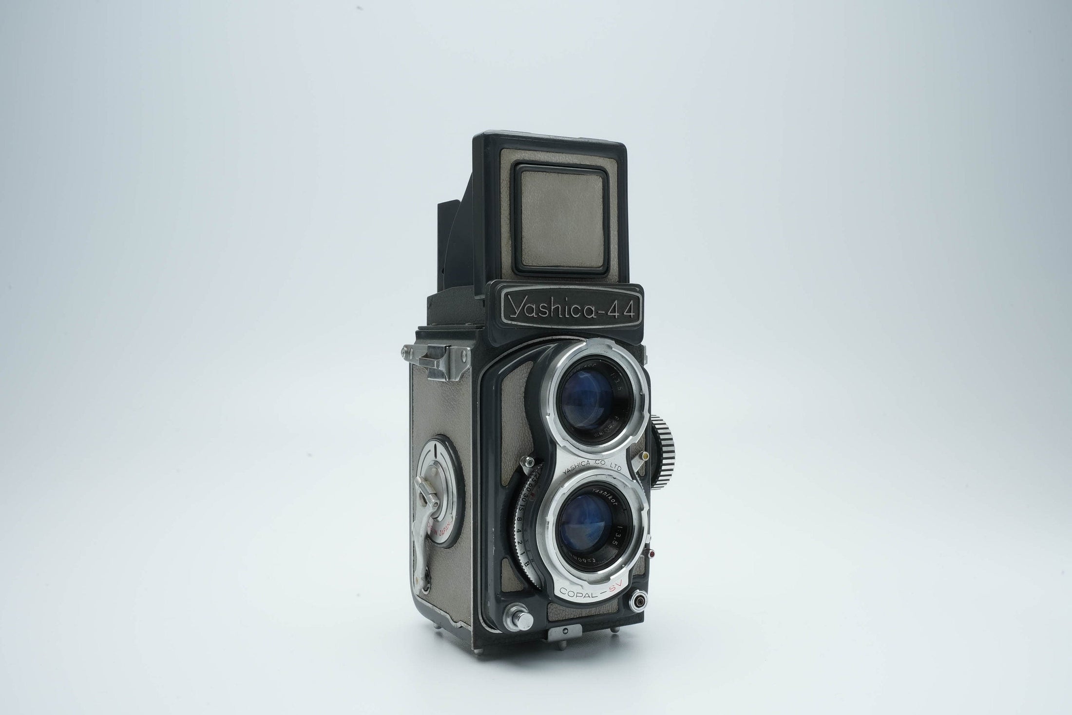 Yashica 44